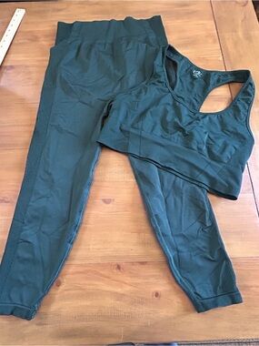A&F YPB Seamless Dark Green Workout Set - Sports Bra & Leggings